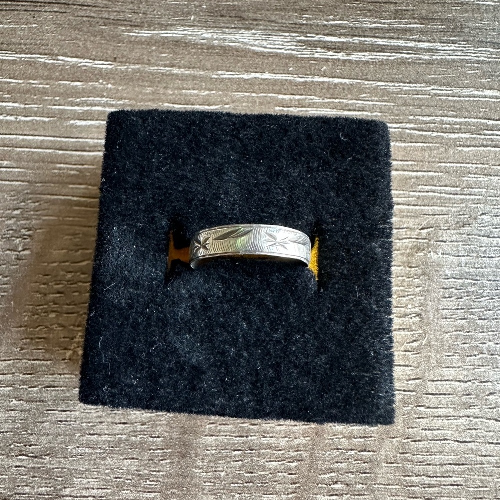 Sterling Silver Stamped 925 Vintage Engraved Etched Band Ring size 4.25